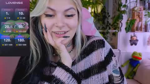 Snapshot of jelyaa chatting on September 2025 03:35:02 PM Jelya online show from September 2025 03:35:02 PM