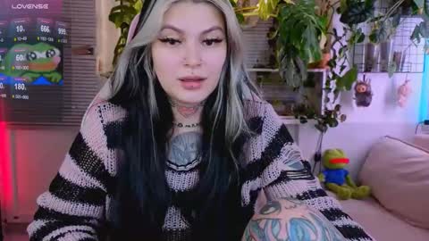 Snapshot of jelyaa chatting on December 2025 12:44:02 PM Jelya online show from December 2025 12:44:02 PM