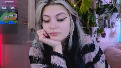 Snapshot of jelyaa chatting on December 2025 03:18:02 PM Jelya online show from December 2025 03:18:02 PM