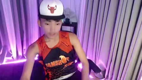 jemart_urnaughtboy online show from April 2026 03:38:02 PM