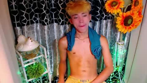 jemart_urnaughtboy online show from June 2026 01:04:02 PM