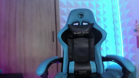 jendralevis online show from February 2025 11:13:02 PM