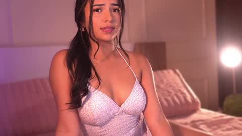 Snapshot of jenesaisquoi_ chatting on February 2025 11:15:02 PM Isabella online show from February 2025 11:15:02 PM