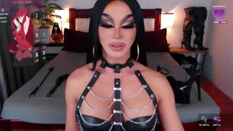 Queen Jenifer online show from July 2026 06:22:02 AM