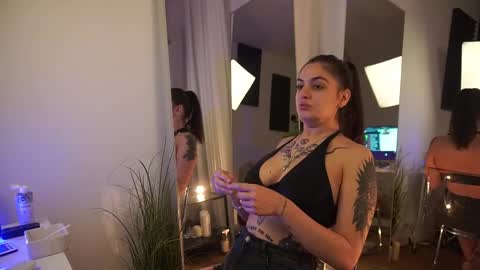 jeniffer_foxx online show from September 2025 04:27:01 AM