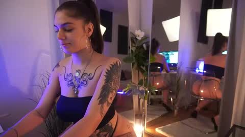 jeniffer_foxx online show from October 2025 04:40:01 AM