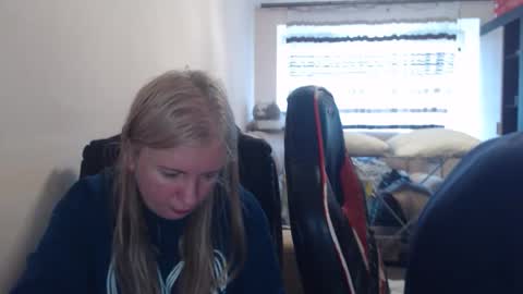 JenisAndPeter online show from April 2026 06:06:01 AM