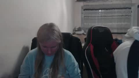 JenisAndPeter online show from May 2026 06:01:01 PM