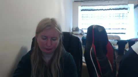JenisAndPeter online show from May 2026 06:19:01 AM
