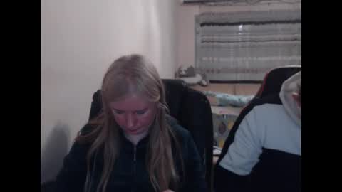 JenisAndPeter online show from May 2026 06:37:01 PM