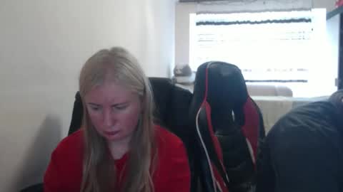 JenisAndPeter online show from May 2026 06:24:01 PM