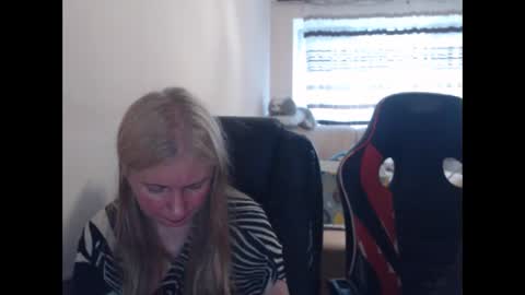 JenisAndPeter online show from May 2026 04:04:02 PM