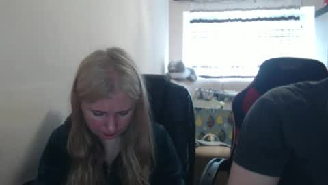 JenisAndPeter online show from May 2026 07:37:02 AM