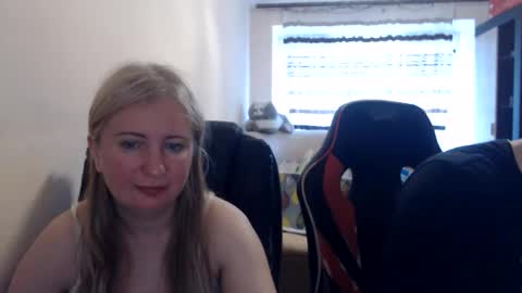 JenisAndPeter online show from May 2026 06:18:02 AM