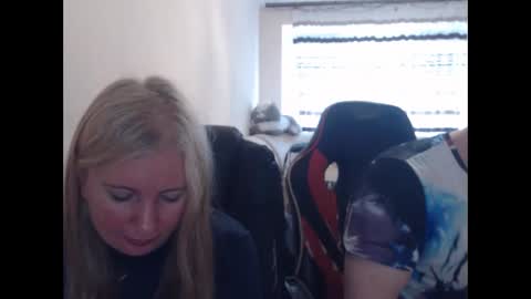 JenisAndPeter online show from June 2026 07:02:02 AM