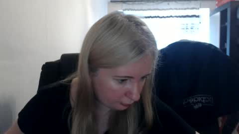 JenisAndPeter online show from June 2026 04:57:01 AM