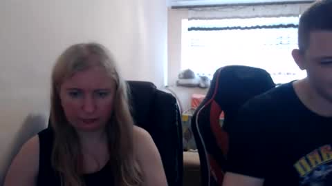 JenisAndPeter online show from June 2026 06:33:02 AM