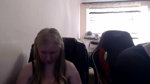 JenisAndPeter online show from June 2026 05:15:02 PM