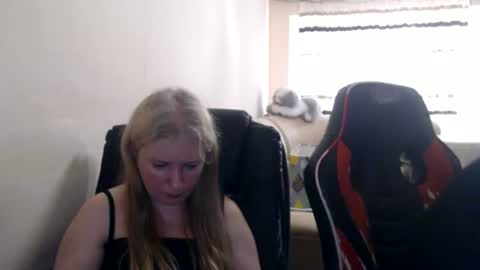 JenisAndPeter online show from June 2026 05:17:02 PM