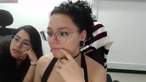 jenn online show from November 2025 09:50:01 PM