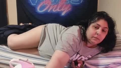 Snapshot of jennabrady chatting on April 2026 07:33:02 PM Dragon Queen. Be my Dragon -- and online show from April 2026 07:33:02 PM