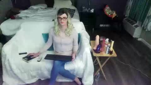 Jenna Cross online show from November 2025 10:59:02 PM