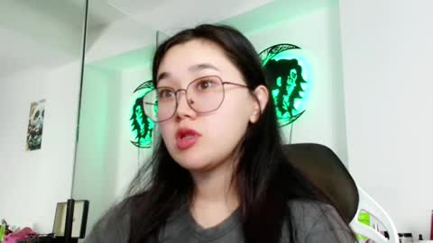 Snapshot of jennatyan chatting on December 2024 01:22:02 PM JENNA online show from December 2024 01:22:02 PM