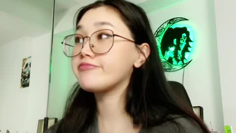 Snapshot of jennatyan chatting on December 2024 01:06:01 PM JENNA online show from December 2024 01:06:01 PM