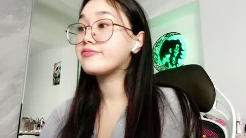 Snapshot of jennatyan chatting on December 2024 01:29:02 PM JENNA online show from December 2024 01:29:02 PM