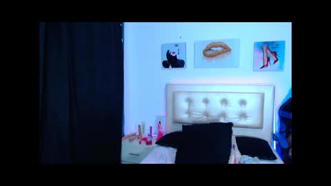 Snapshot of jenng18 chatting on January 2025 02:19:02 AM jenn online show from January 2025 02:19:02 AM