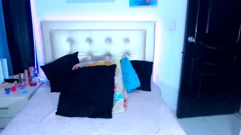 jenn online show from February 2025 11:16:01 PM