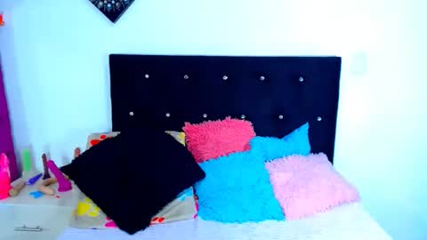 Snapshot of jenng18 chatting on December 2025 08:45:01 AM jenn online show from December 2025 08:45:01 AM