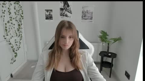Karla online show from May 2026 12:23:01 PM