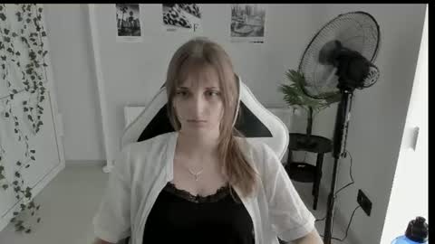Karla online show from June 2026 12:37:01 PM