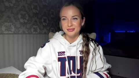 Jennifer online show from May 2026 08:14:02 PM