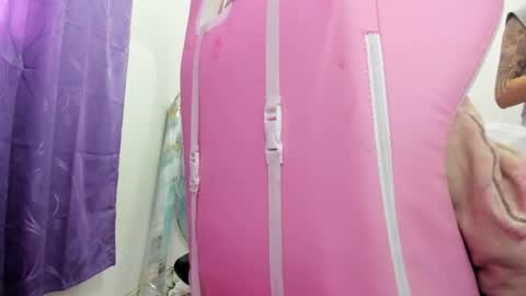 jennifer_bodyy0404 online show from May 2026 10:16:01 PM