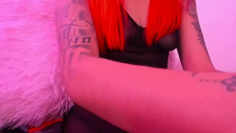 jennifer_bodyy0404 online show from June 2026 06:43:02 PM