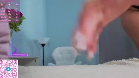 Jennifer hayess online show from March 2026 05:44:01 AM