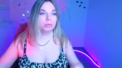 Snapshot of jennifer_moree chatting on April 2026 05:52:01 AM Jennifer online show from April 2026 05:52:01 AM