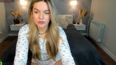 Snapshot of jennifer_perezz chatting on April 2026 09:48:02 AM Jennifer Perezz online show from April 2026 09:48:02 AM