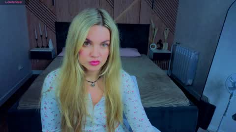 Jennifer Perezz online show from June 2026 05:03:04 PM