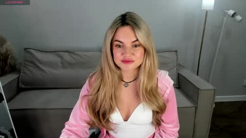 Jennifer Perezz online show from June 2026 05:15:02 PM