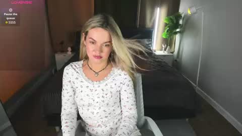 Jennifer Perezz online show from June 2026 05:12:02 PM