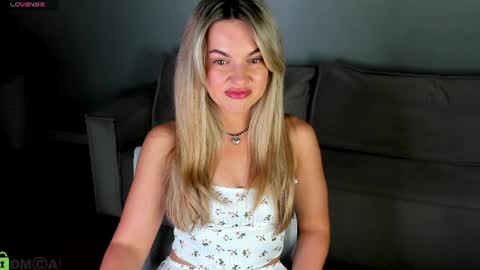 Jennifer Perezz online show from June 2026 05:10:02 PM
