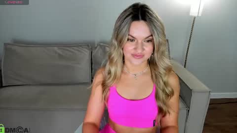 Jennifer Perezz online show from July 2026 06:20:01 PM