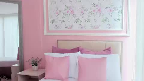 Jenifer online show from September 2025 05:14:02 PM