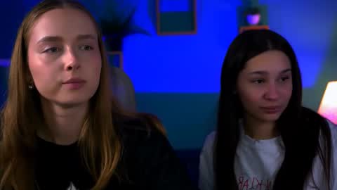 Jennifer online show from September 2025 12:44:02 AM