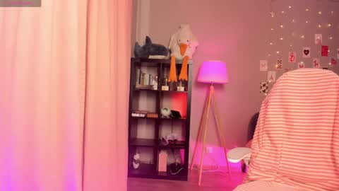 jenniferka online show from May 2026 05:51:02 PM