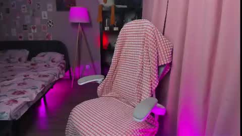 jenniferka online show from July 2026 08:52:02 PM