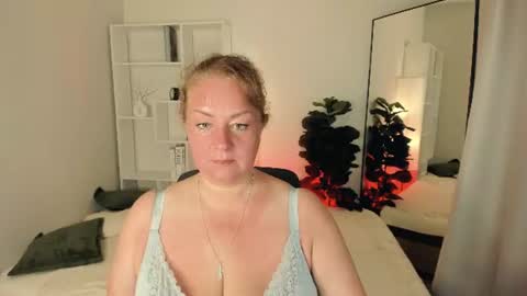 Jennifer online show from June 2026 09:05:02 PM